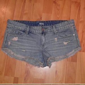 UO BDG - Dolphin cut off denim shorts